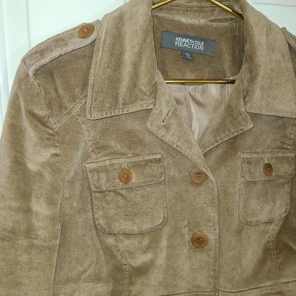 Kenneth Cole fully lined